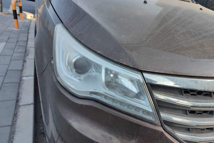 Used BAIC Weiwang M50F 2017 1.5L Standard Model Right Front Headlight