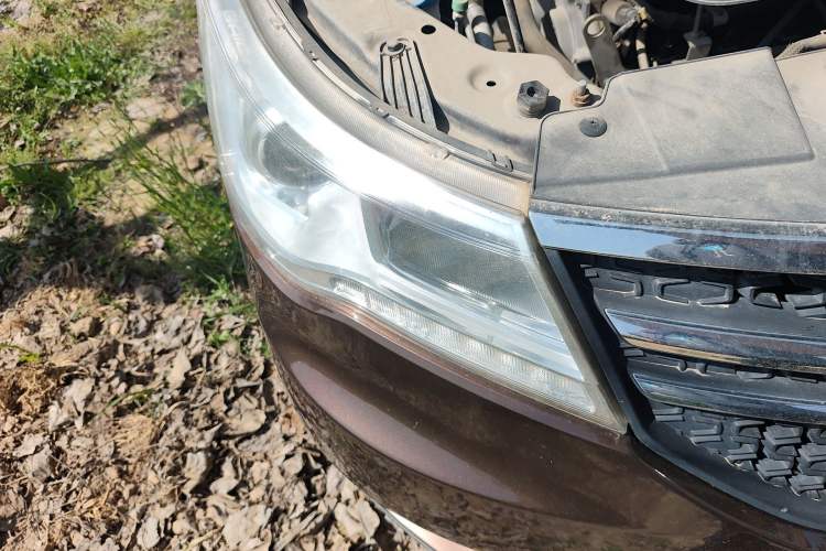 Used BAIC Weiwang M50F 2017 1.3T Standard Model Right Front Headlight