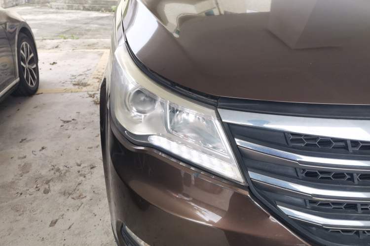 Used BAIC Weiwang M50F 2017 1.5L Comfort Edition Right Front Headlight