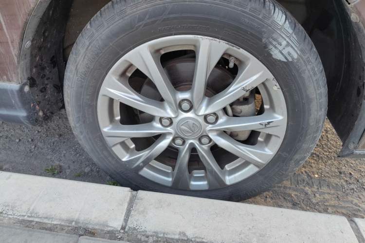Used BAIC Weiwang M50F 2017 1.5L Standard Model Right Front Wheel Hub