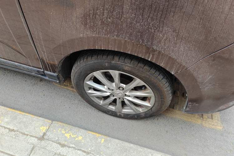 Used BAIC Weiwang M50F 2017 1.5L Standard Model Right Front Wheel Hub