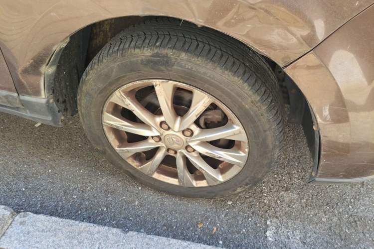 Used BAIC Weiwang M50F 2017 1.5L Standard Model Right Front Wheel Hub
