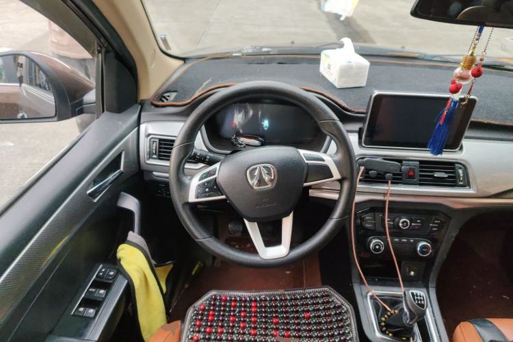 Used BAIC Weiwang M50F 2017 1.5L Comfort Edition Steering Wheel