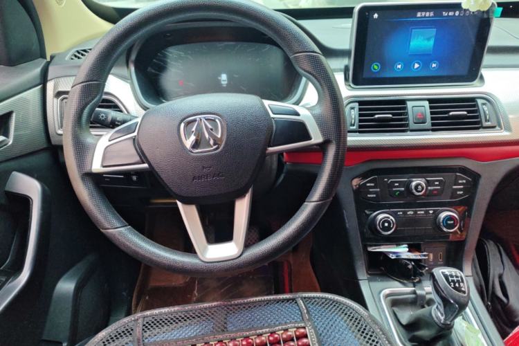 Used BAIC Weiwang M50F 2017 1.5L Standard Model Steering Wheel
