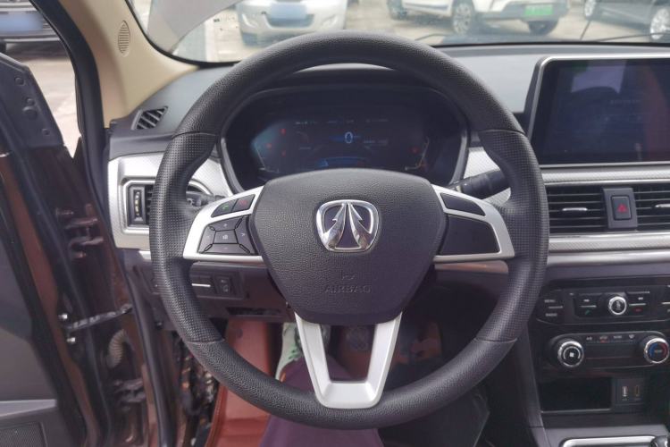 Used BAIC Weiwang M50F 2017 1.5L Comfort Edition Steering Wheel