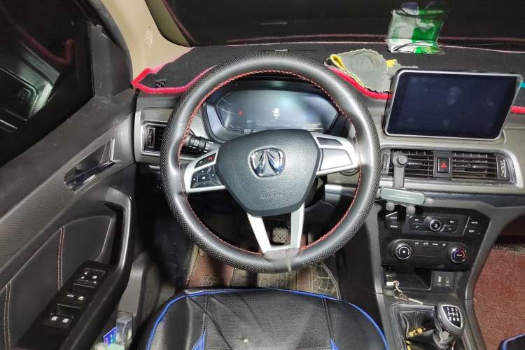 Used BAIC Weiwang M50F 2017 1.5L Comfort Edition Steering Wheel