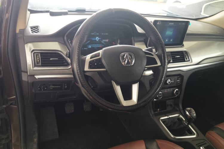 Used BAIC Weiwang M50F 2017 1.5L Comfort Edition Steering Wheel