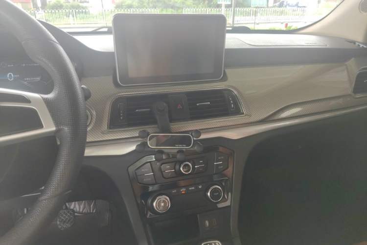 Used BAIC Weiwang M50F 2017 1.5L Luxury Model Audio And AC Panel