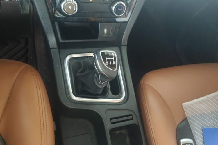 Used BAIC Weiwang M50F 2017 1.5L Luxury Model Gear Lever