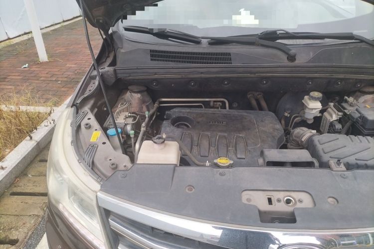 Used BAIC Weiwang M50F 2017 1.5L Luxury Model Engine Bay Right