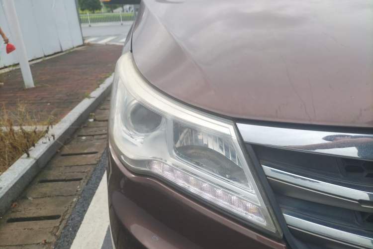 Used BAIC Weiwang M50F 2017 1.5L Luxury Model Right Front Headlight