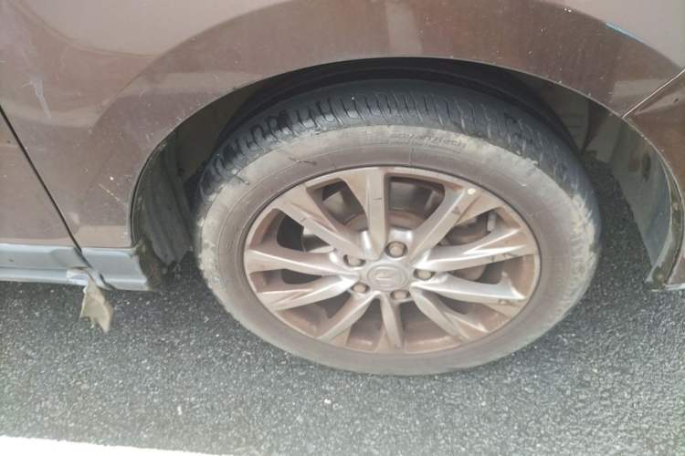 Used BAIC Weiwang M50F 2017 1.5L Luxury Model Right Front Wheel Hub
