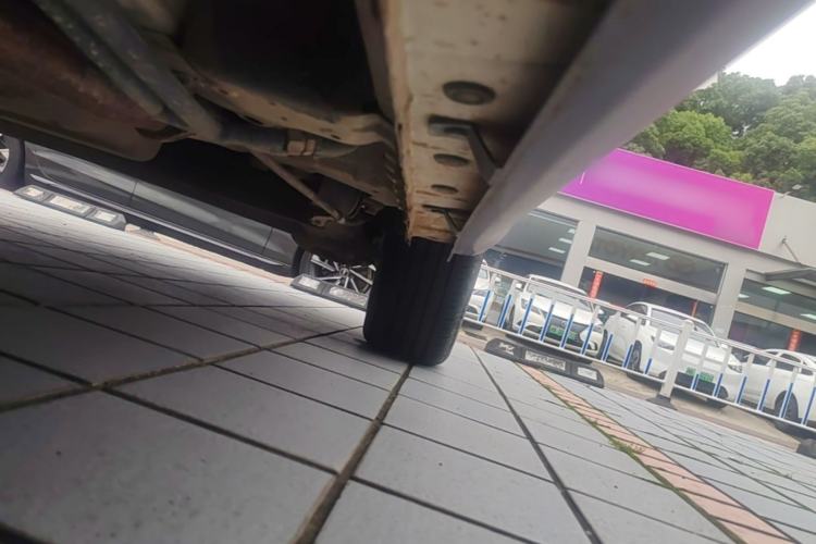 Used BAIC Weiwang M50F 2017 1.5L Standard Model Chassis Rear Left