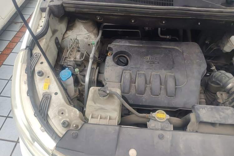 Used BAIC Weiwang M50F 2017 1.5L Standard Model Engine Bay Right