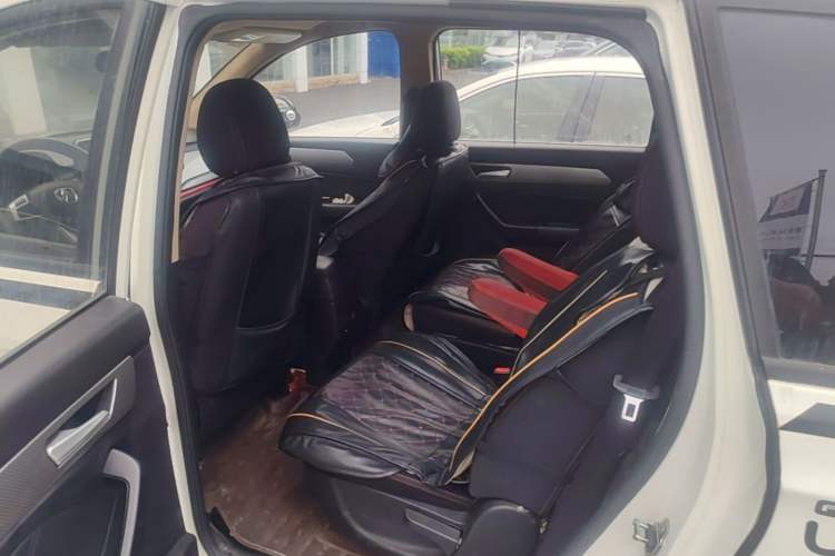 Used BAIC Weiwang M50F 2017 1.5L Standard Model Left Rear Seat