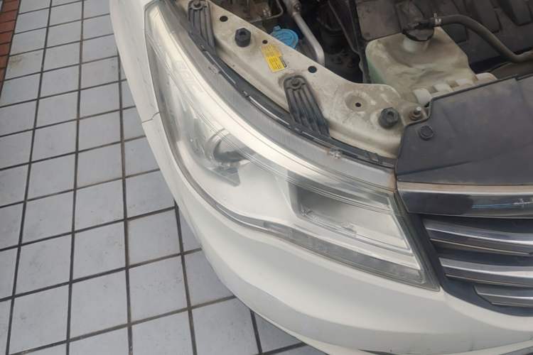 Used BAIC Weiwang M50F 2017 1.5L Standard Model Right Front Headlight