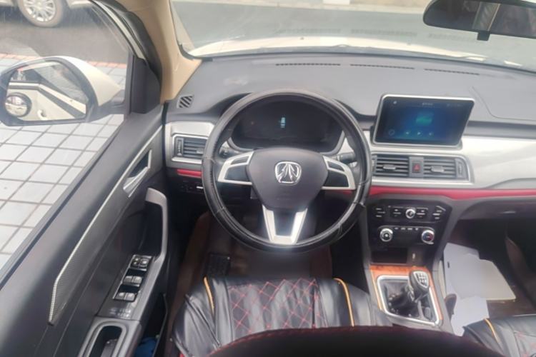 Used BAIC Weiwang M50F 2017 1.5L Standard Model Steering Wheel
