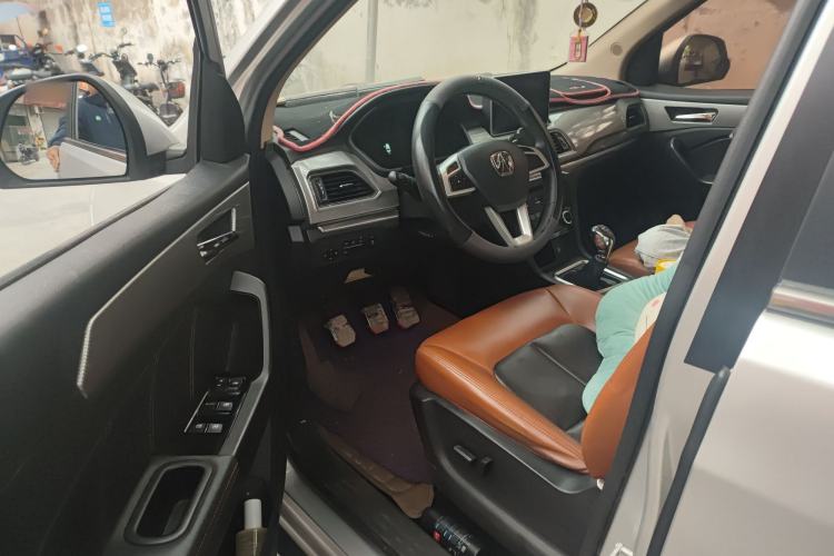 Used BAIC Weiwang M50F 2017 1.5L Luxury Model Driver Seat