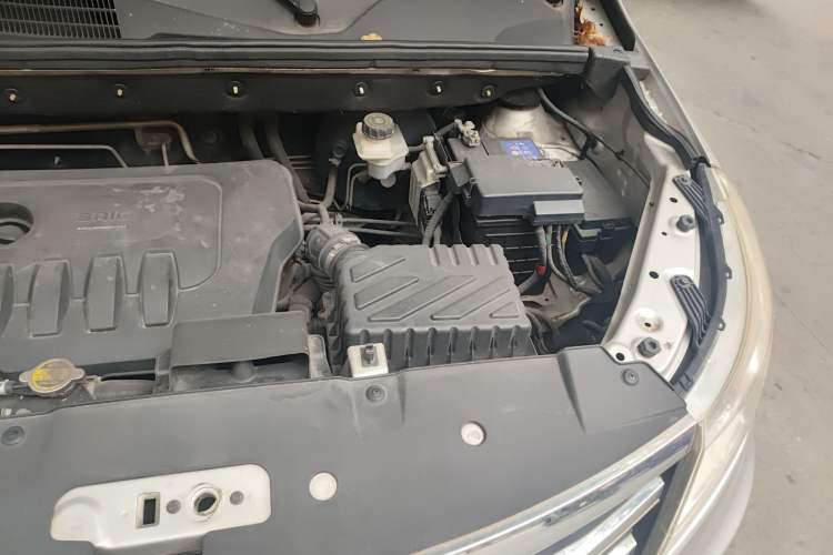 Used BAIC Weiwang M50F 2017 1.5L Luxury Model Engine Bay Left