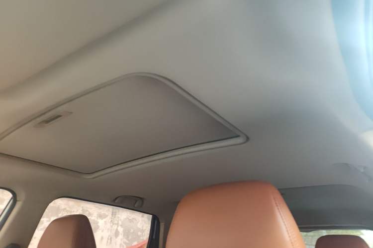 Used BAIC Weiwang M50F 2017 1.5L Luxury Model Headliner