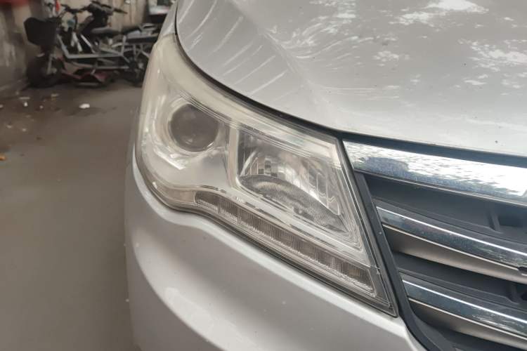 Used BAIC Weiwang M50F 2017 1.5L Luxury Model Right Front Headlight