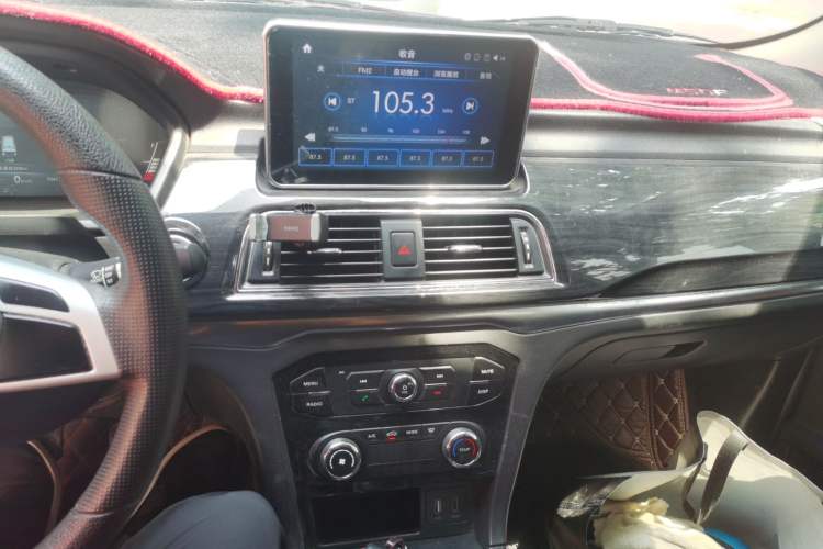 Used BAIC Weiwang M50F 2017 1.5L Luxury Model Audio And AC Panel