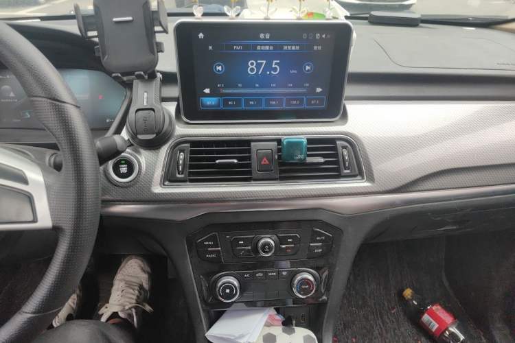 Used BAIC Weiwang M50F 2017 1.5L Comfort Edition Audio And AC Panel