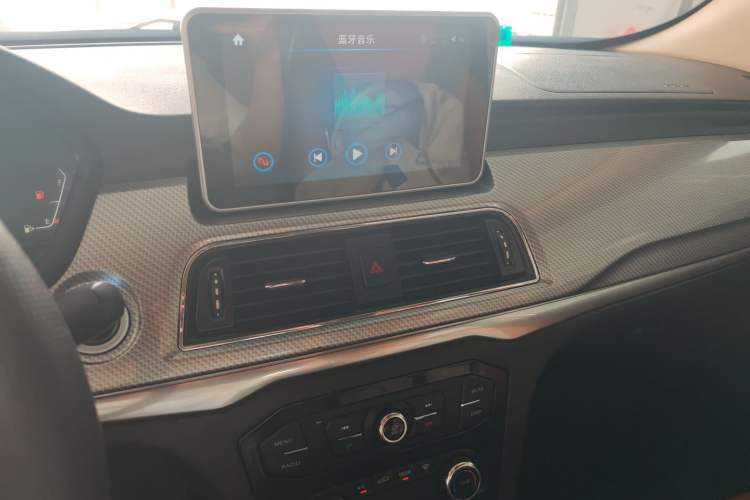 Used BAIC Weiwang M50F 2017 1.5L Comfort Edition Audio And AC Panel