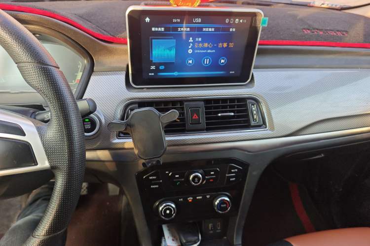 Used BAIC Weiwang M50F 2017 1.5L Comfort Edition Audio And AC Panel