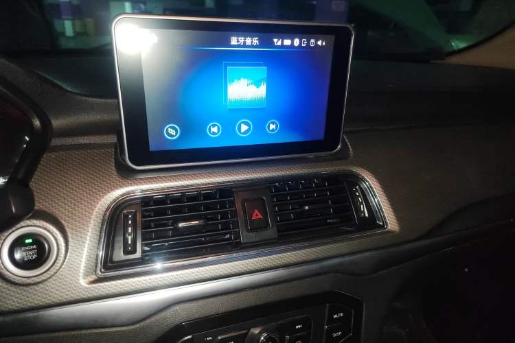 Used BAIC Weiwang M50F 2017 1.5L Comfort Edition Audio And AC Panel