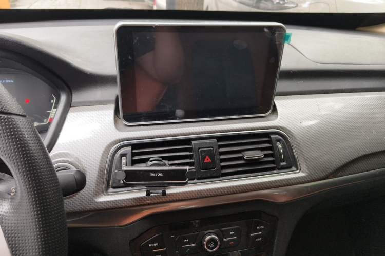 Used BAIC Weiwang M50F 2017 1.5L Comfort Edition Audio And AC Panel