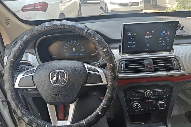 Used BAIC Weiwang M50F 2017 1.5L Standard Model Center Console