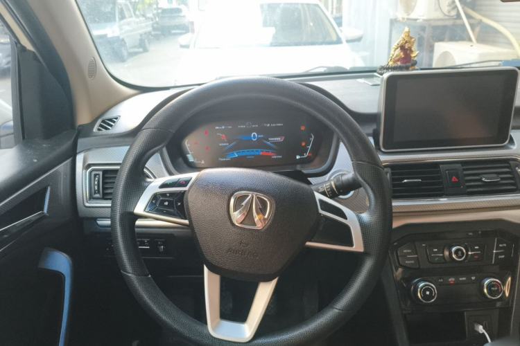 Used BAIC Weiwang M50F 2017 1.5L Luxury Model Center Console