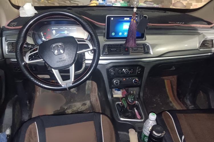 Used BAIC Weiwang M50F 2017 1.5L Luxury Model Center Console