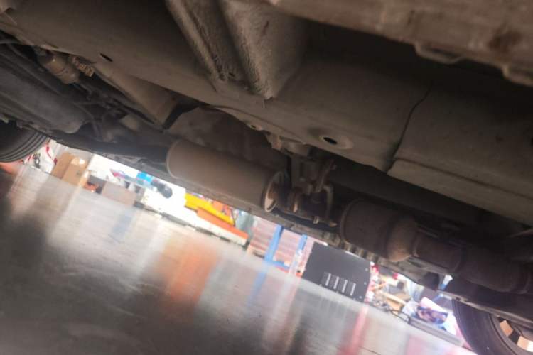 Used BAIC Weiwang M50F 2017 1.5L Luxury Model Chassis Front Right