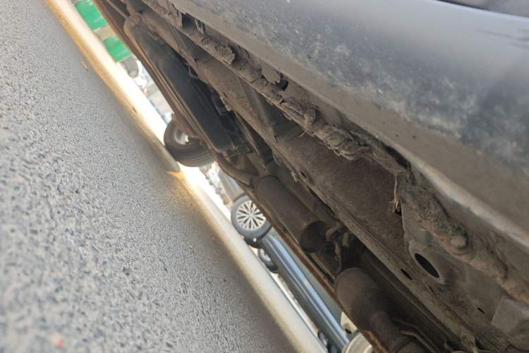 Used BAIC Weiwang M50F 2017 1.5L Comfort Edition Chassis Front Right