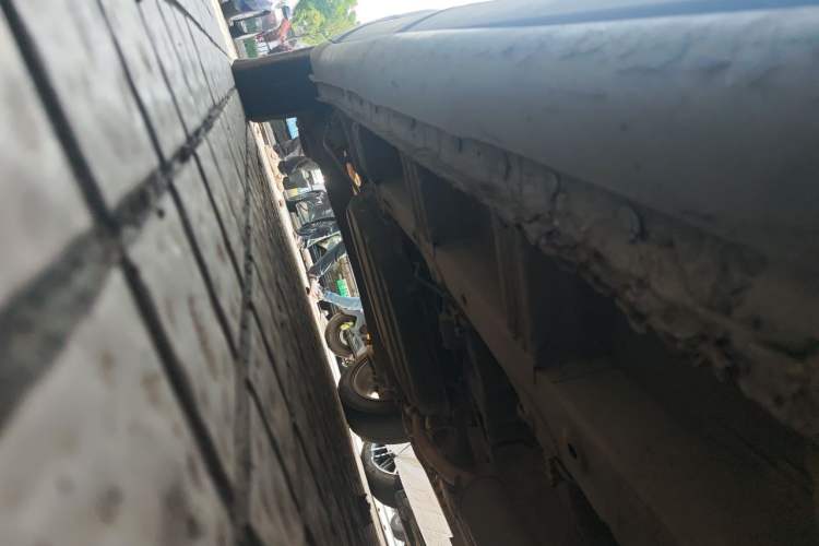 Used BAIC Weiwang M50F 2017 1.5L Value Edition Chassis Front Right