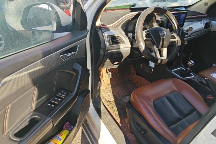 Used BAIC Weiwang M50F 2017 1.5L Luxury Model Driver Seat