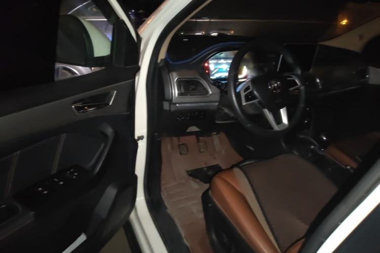 Used BAIC Weiwang M50F 2017 1.5L Luxury Model Driver Seat
