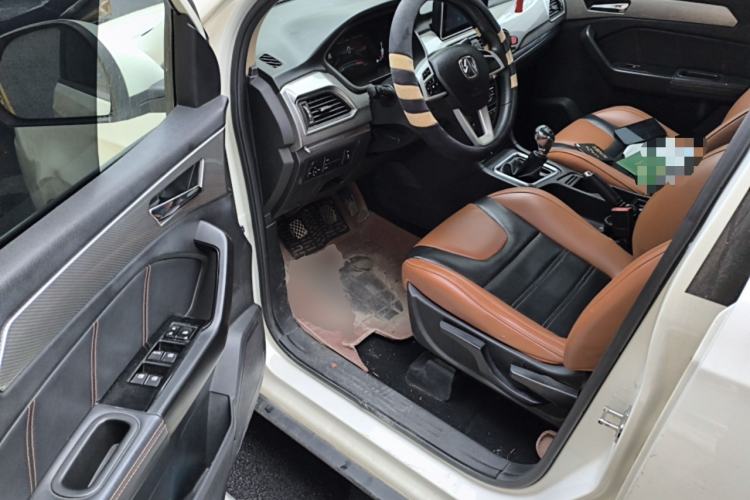 Used BAIC Weiwang M50F 2017 1.5L Comfort Edition Driver Seat
