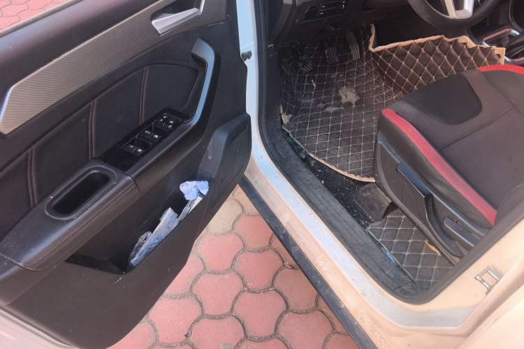 Used BAIC Weiwang M50F 2017 1.5L Value Edition Driver Seat
