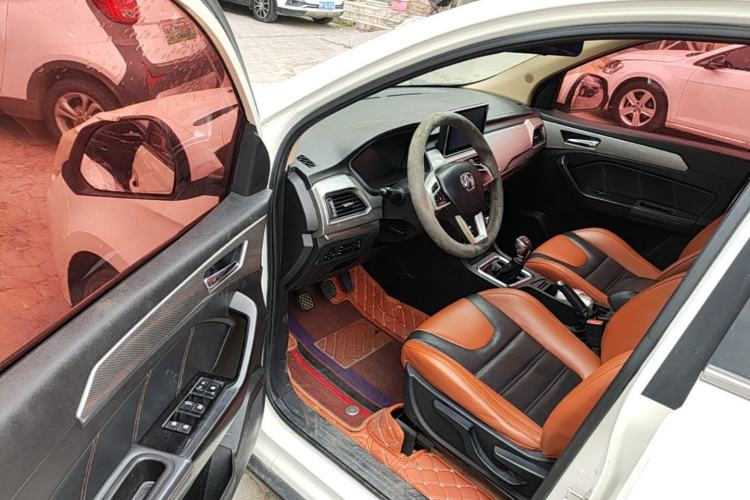 Used BAIC Weiwang M50F 2017 1.5L Comfort Edition Driver Seat