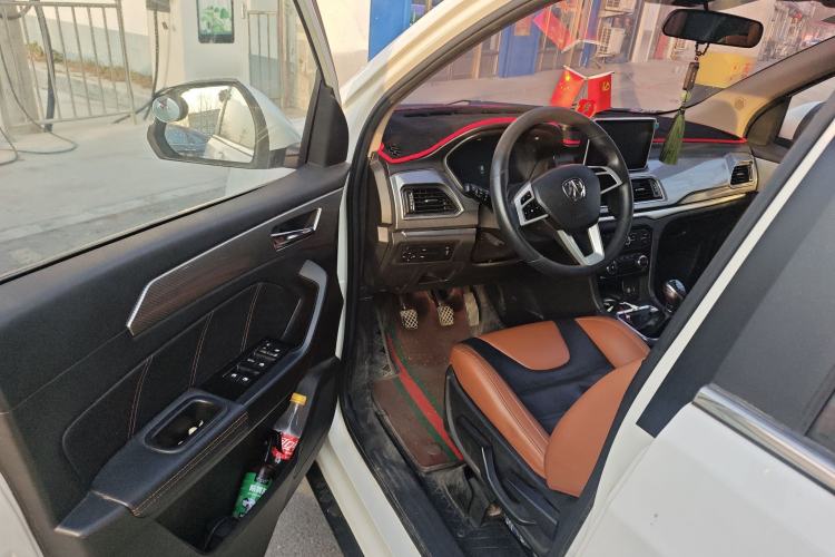 Used BAIC Weiwang M50F 2017 1.5L Comfort Edition Driver Seat