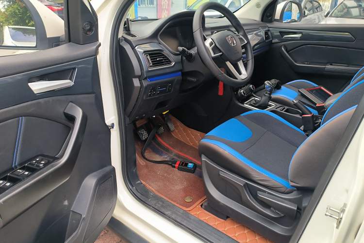 Used BAIC Weiwang M50F 2017 1.5L Standard Model Driver Seat