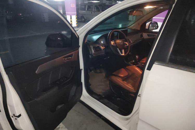 Used BAIC Weiwang M50F 2017 1.5L Comfort Edition Driver Seat
