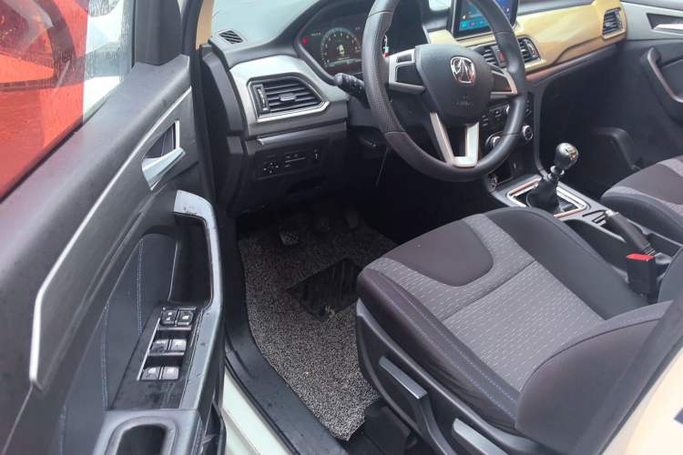 Used BAIC Weiwang M50F 2017 1.3T Standard Model Driver Seat
