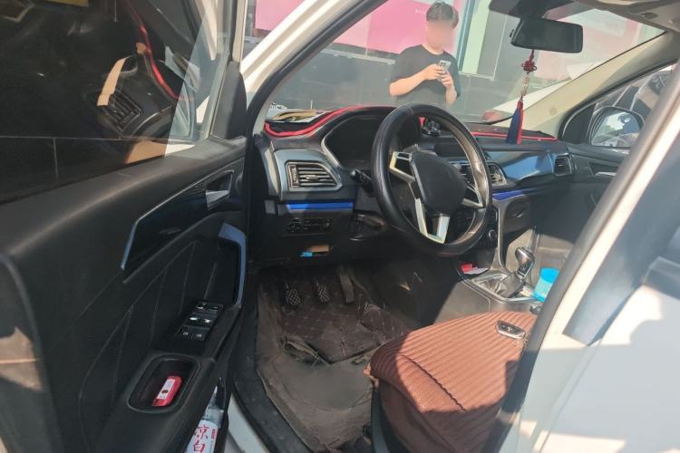 Used BAIC Weiwang M50F 2017 1.5L Value Edition Driver Seat