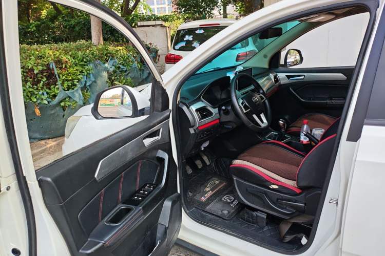 Used BAIC Weiwang M50F 2017 1.5L Standard Model Driver Seat