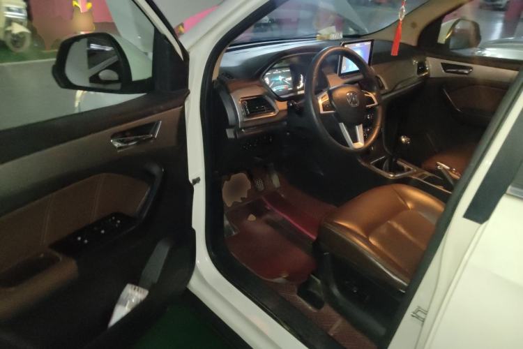 Used BAIC Weiwang M50F 2017 1.3T Comfort Edition Driver Seat