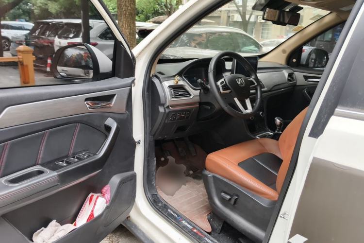 Used BAIC Weiwang M50F 2017 1.5L Comfort Edition Driver Seat